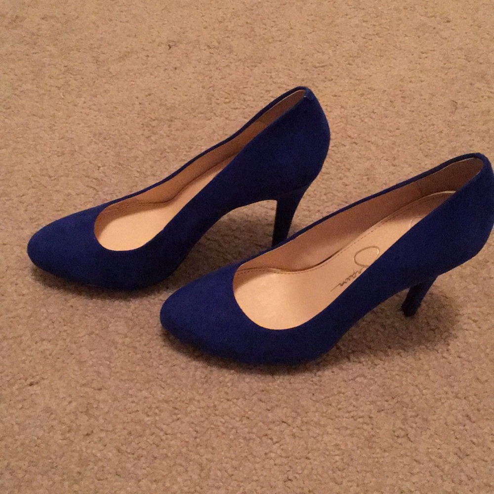 Shoes - Picture 2 of 4